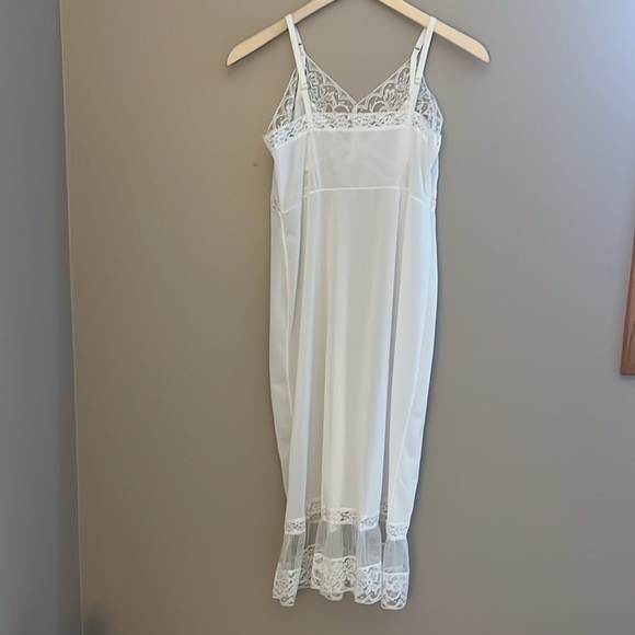 Vintage Betty Ray Chemise Full Slip White Nylon Size S‎ - Picture 2 of 14